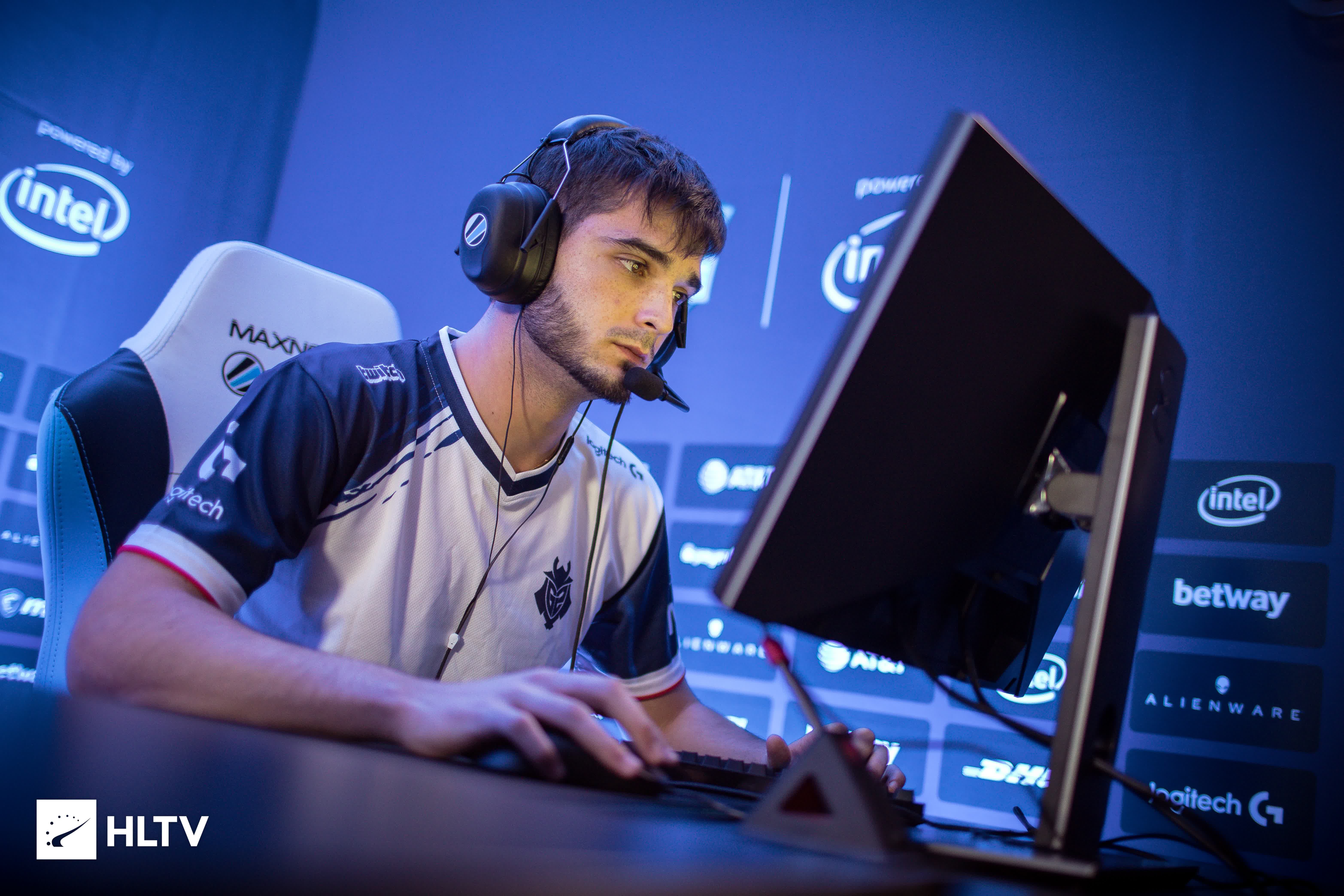 京队手中硬 京队手中硬