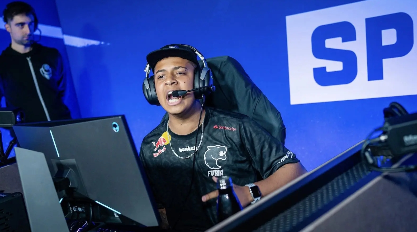 拿下了个人 拿下了个人